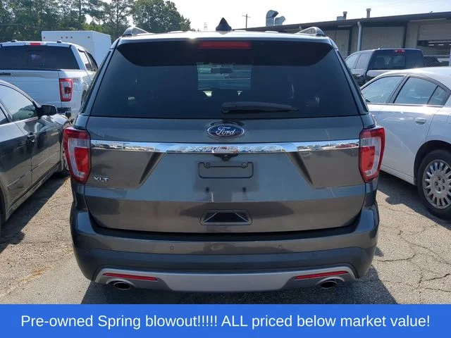 Used 2017 Gray Ford XLT image 3