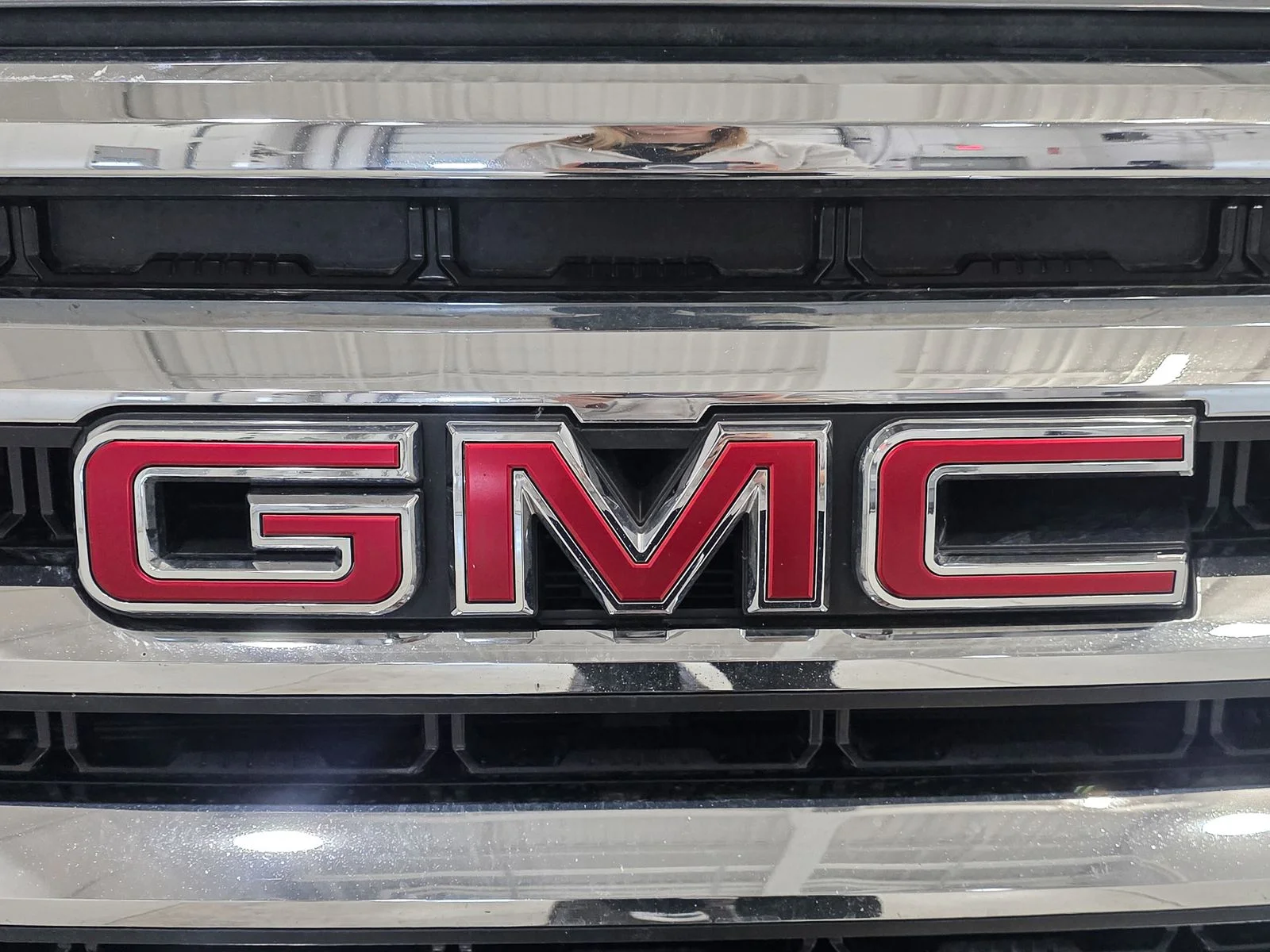 Used 2020 Gray GMC SLE image 13