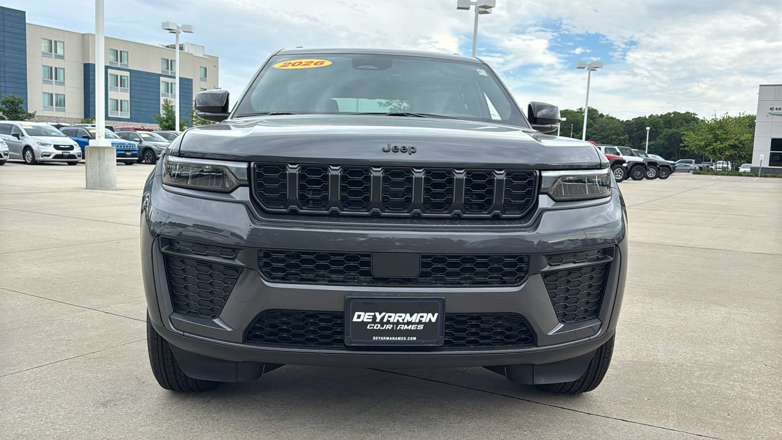 New 2026 Baltic Gray Metallic Clear-Coat Exterior Paint Jeep Altitude image 4
