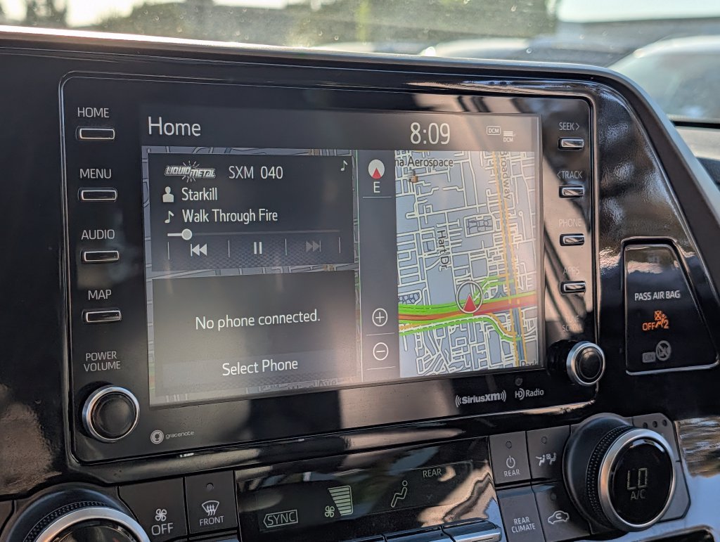 2022 Toyota Highlander XLE - Photo 22