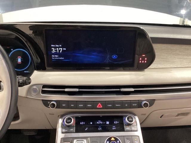 Used 2024 White Hyundai Calligraphy image 17