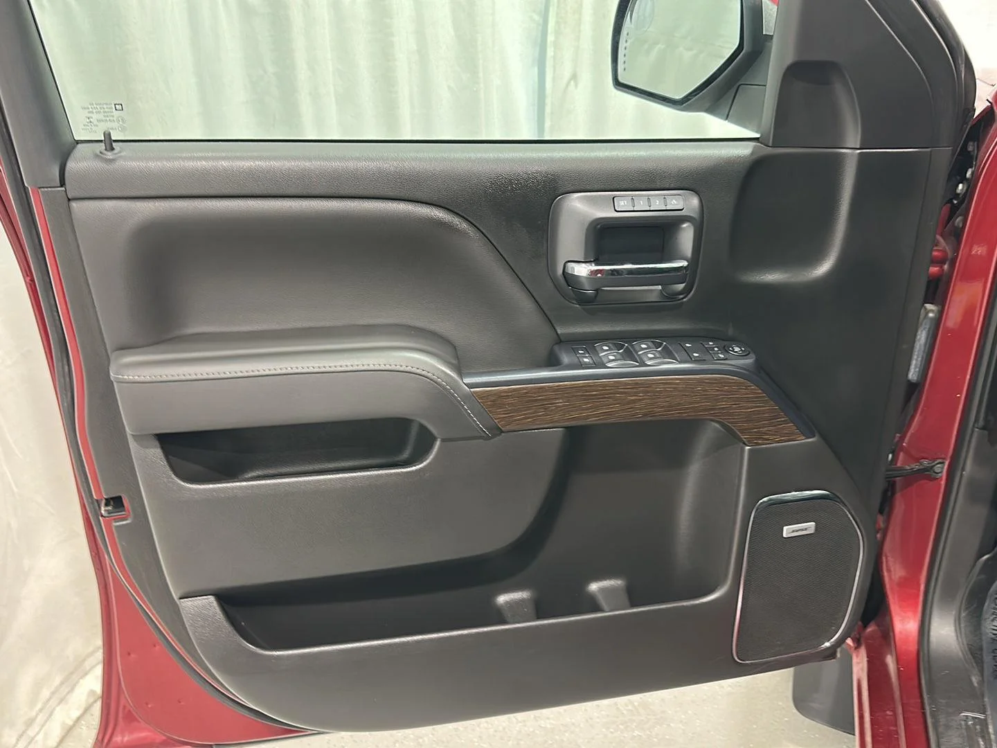 Used 2018 RED QUARTZ TINTCOAT GMC Denali image 19