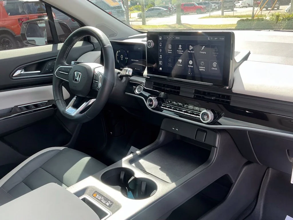 Used 2025  Honda Touring image 18