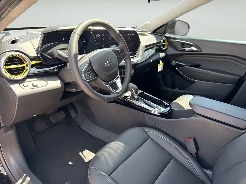 New 2026 Mosaic Black Metallic Chevrolet ACTIV image 8