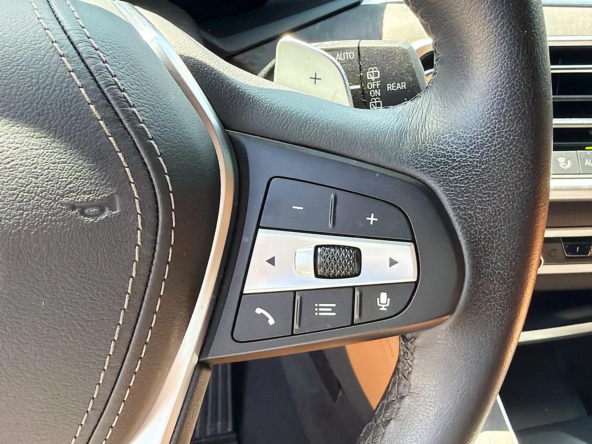 Used 2023 Alpine White BMW xDrive40i image 38