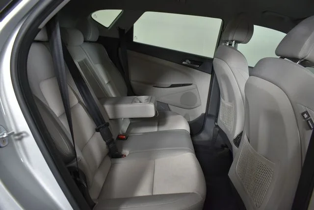 Used 2017 Silver Hyundai Sport image 19