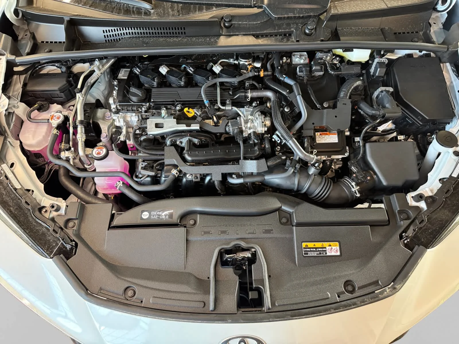 2027 Toyota Prius XLE - Photo 24
