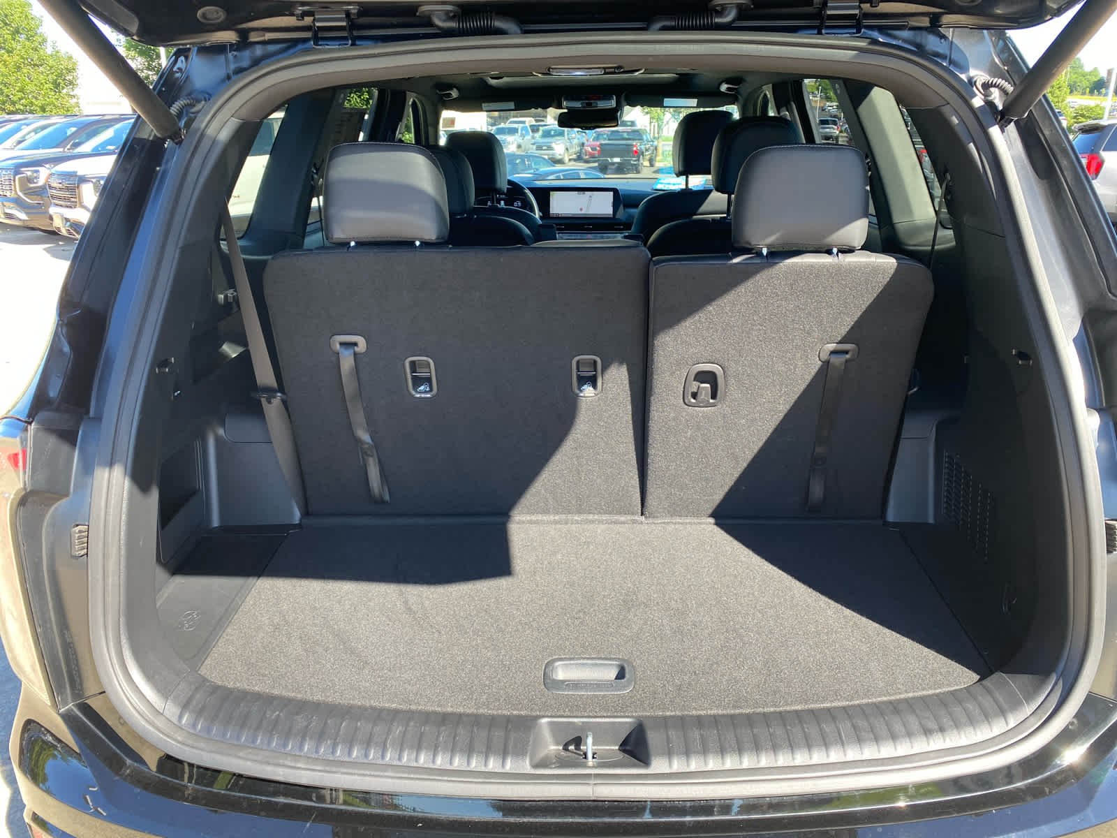 Used 2025  Kia EX X-Line image 25