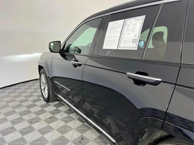 Used 2023 Black Jeep Summit 4xe image 10