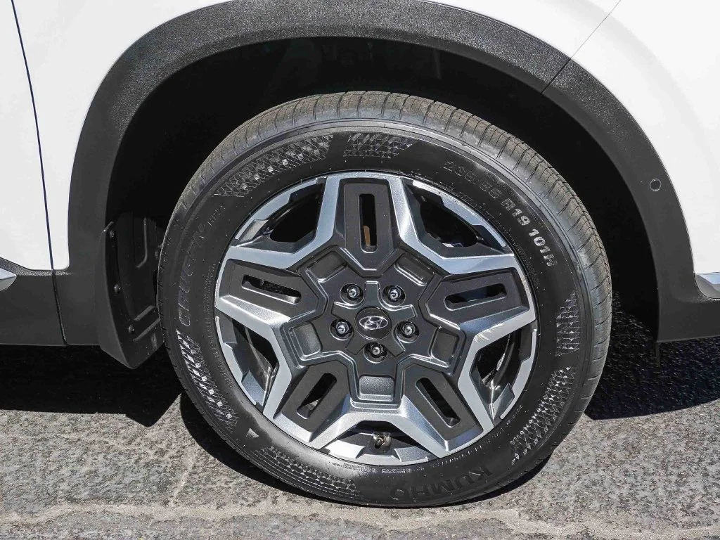 Used 2023 White Hyundai Limited image 9