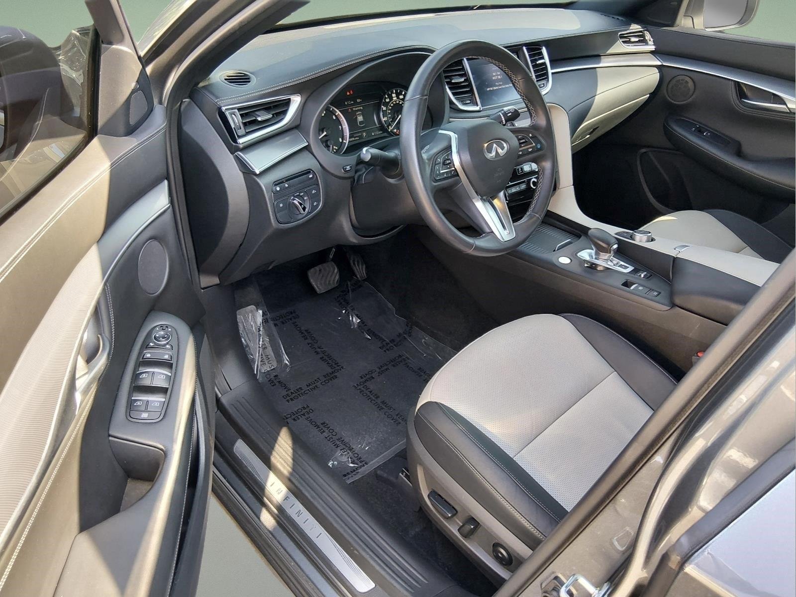 Used 2023 Graphite Shadow INFINITI LUXE image 9
