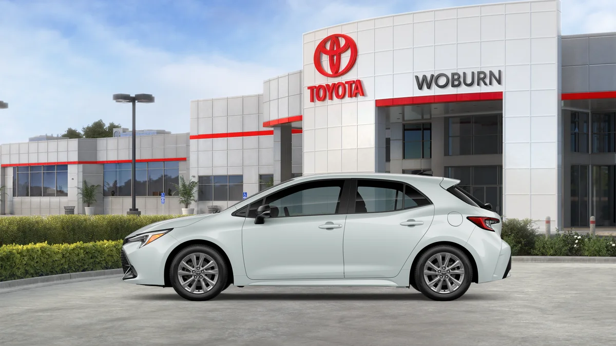 New 2026 Wind Chill Pearl Toyota SE image 5