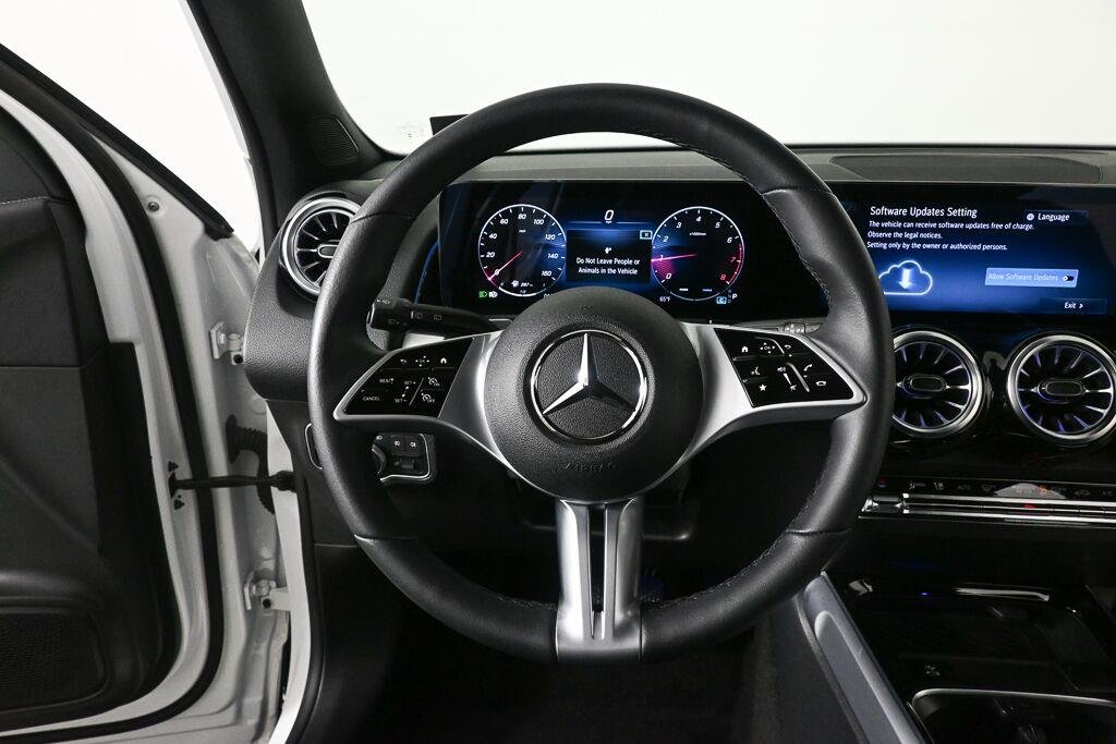 Used 2024 Polar White Mercedes-Benz GLB 250 image 2