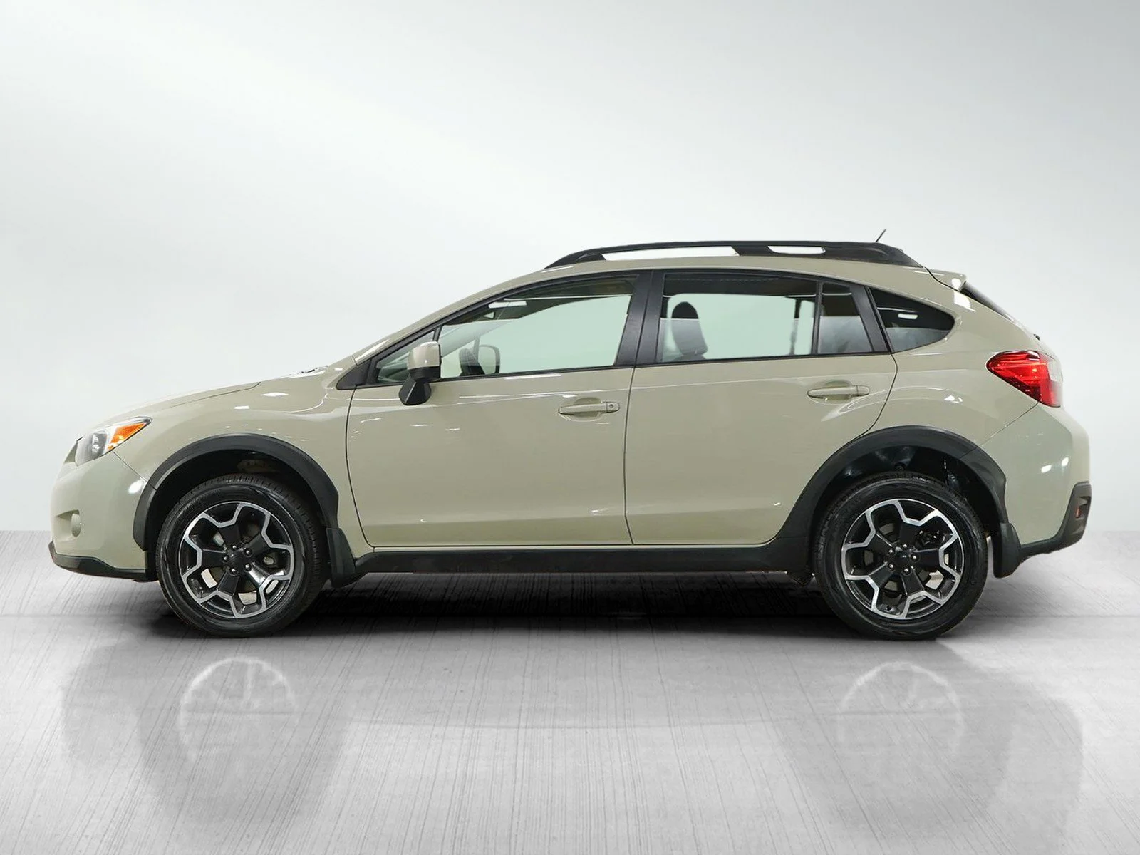 Used 2014 Subaru XV Crosstrek Premium with VIN JF2GPACC7E8285957 for sale in South Saint Paul, MN
