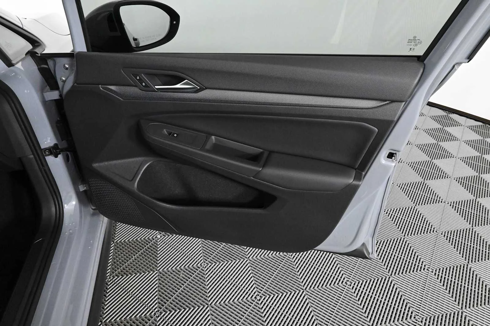 New 2026 Moonstone Gray Volkswagen SE image 11