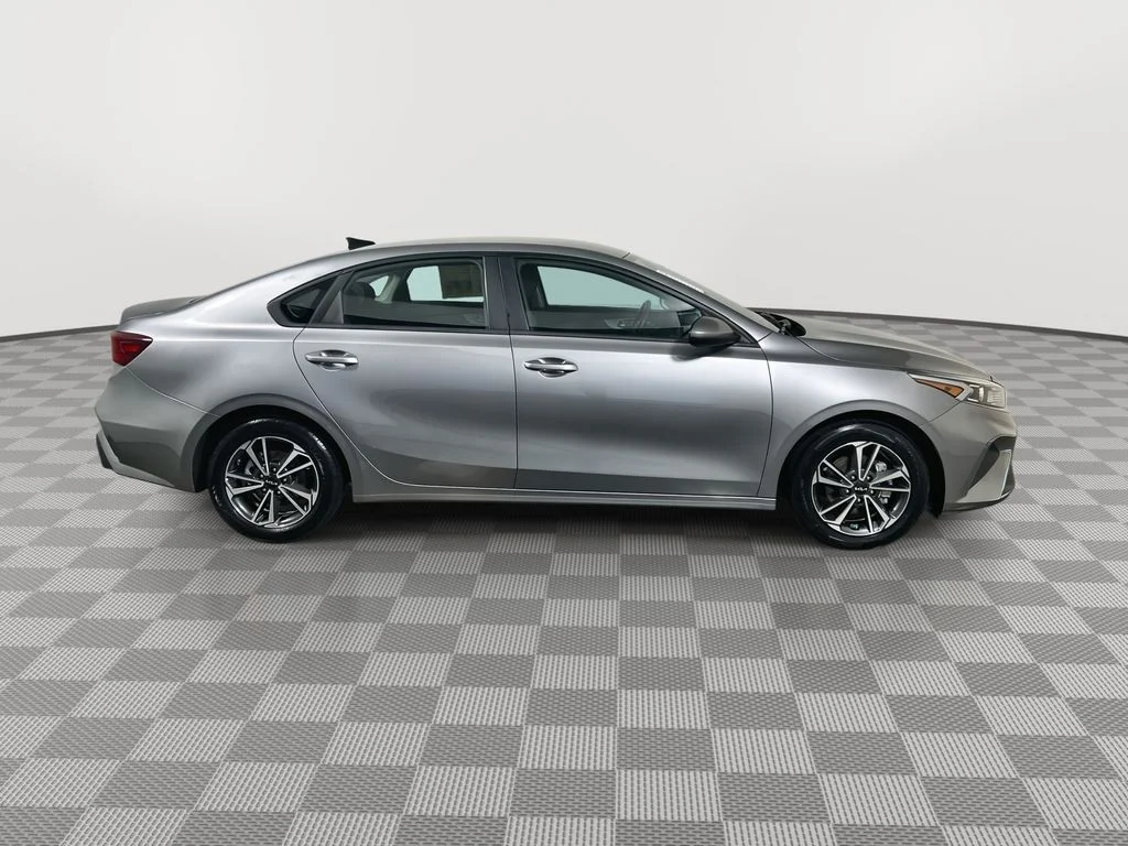 Used 2024 Gray Kia LXS image 9