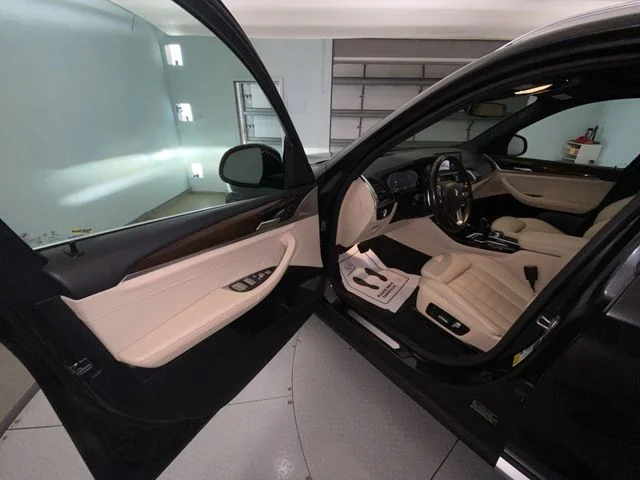 Used 2021 Gray BMW sDrive30i image 11