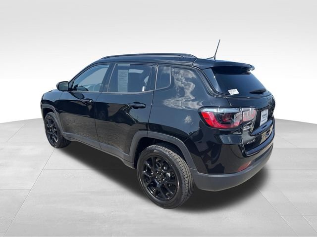 Used 2025 Black Jeep Latitude image 3