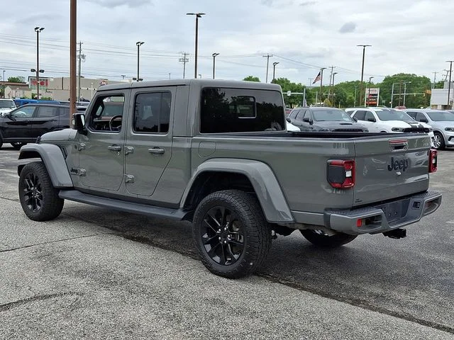 Used 2022 Gray Jeep Overland image 4