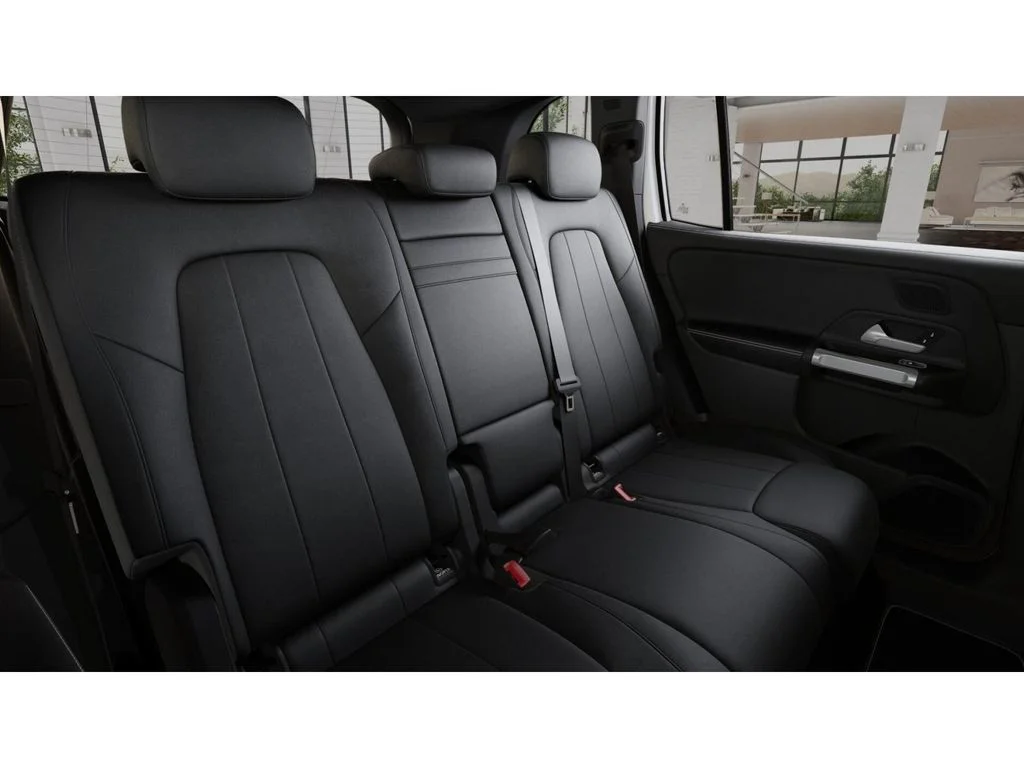 New 2026 White Mercedes-Benz GLB 250 image 5