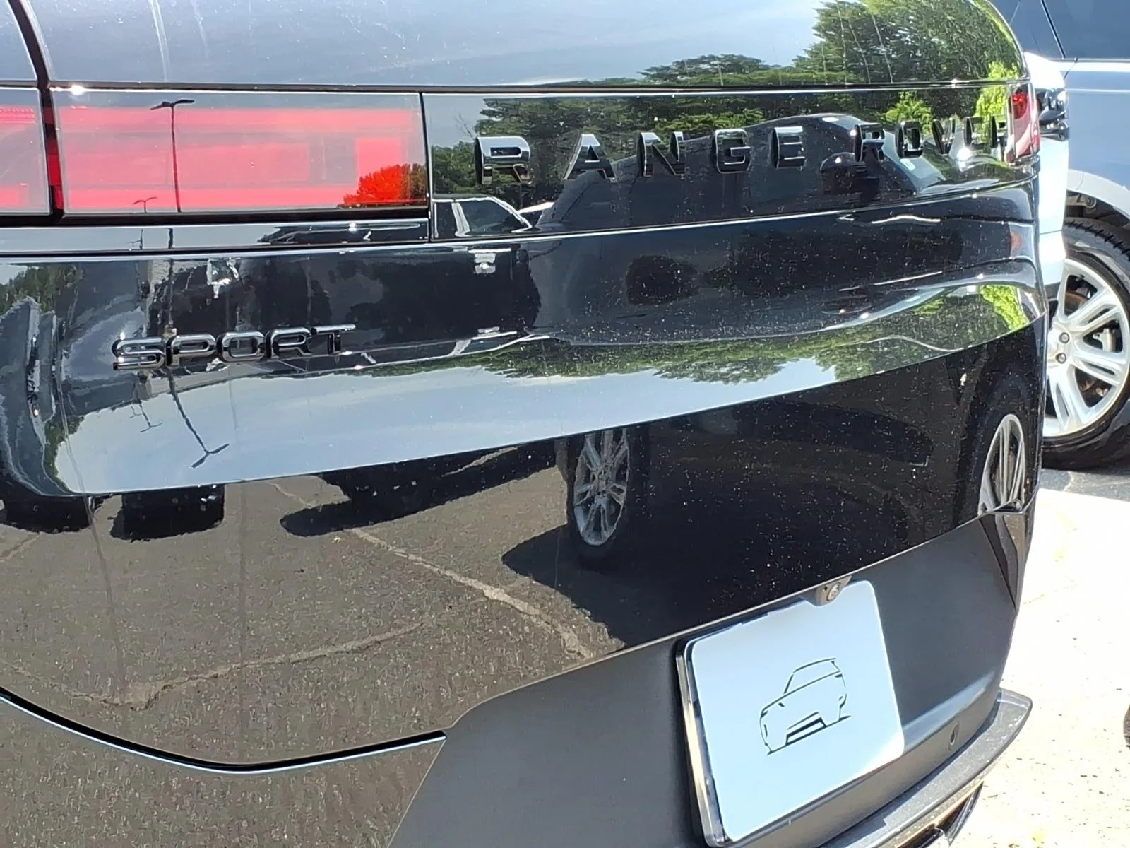 New 2026 Santorini Black Land Rover SE image 19