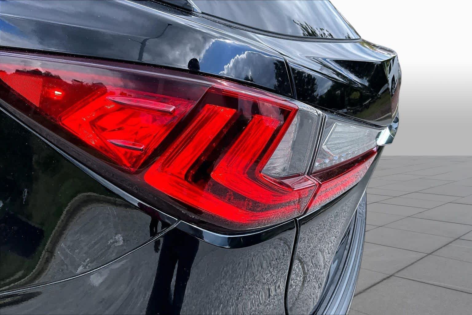 Used 2019 Obsidian Lexus  image 28