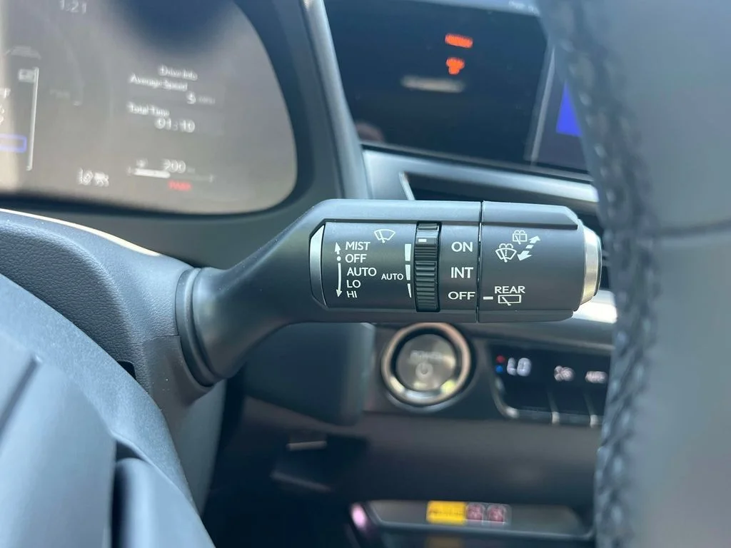 2026 Lexus UX Hybrid 300h Premium - Photo 24