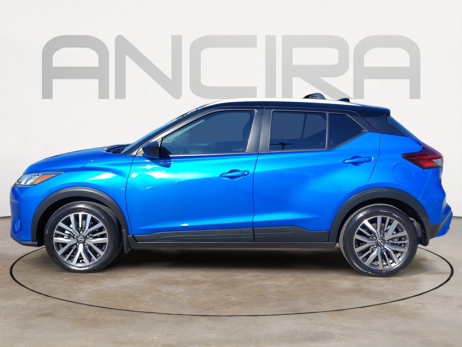 Certified Used 2024 Electric Blue Metallic/Super Black Nissan SV image 8