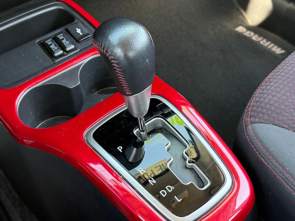 Used 2020  Mitsubishi LE image 19