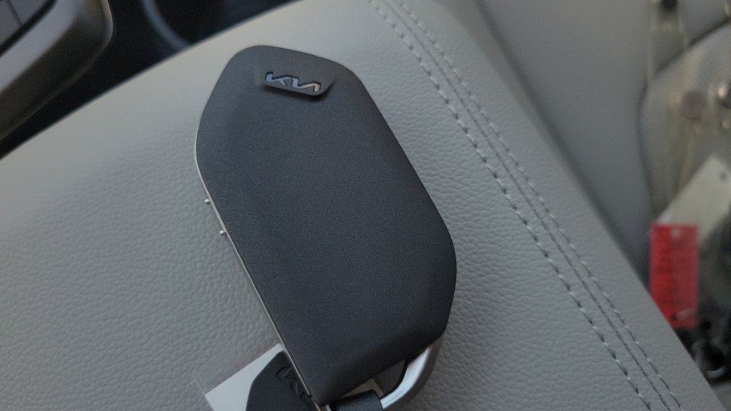 New 2027 Gravity Gray Kia EX image 23