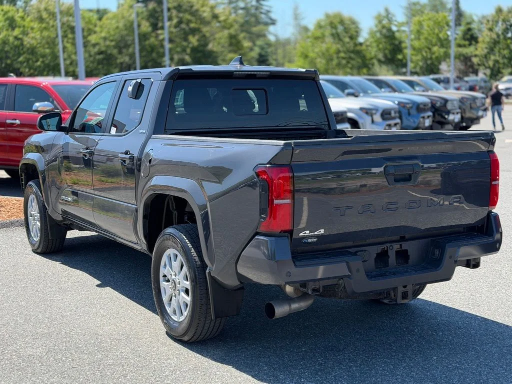 Certified Used 2024  Toyota SR5 image 3