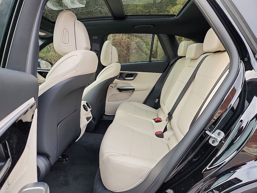 Used 2026 Black Mercedes-Benz GLC 300 image 6