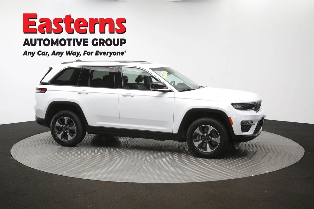 Used 2022 White Jeep 4xe image 51