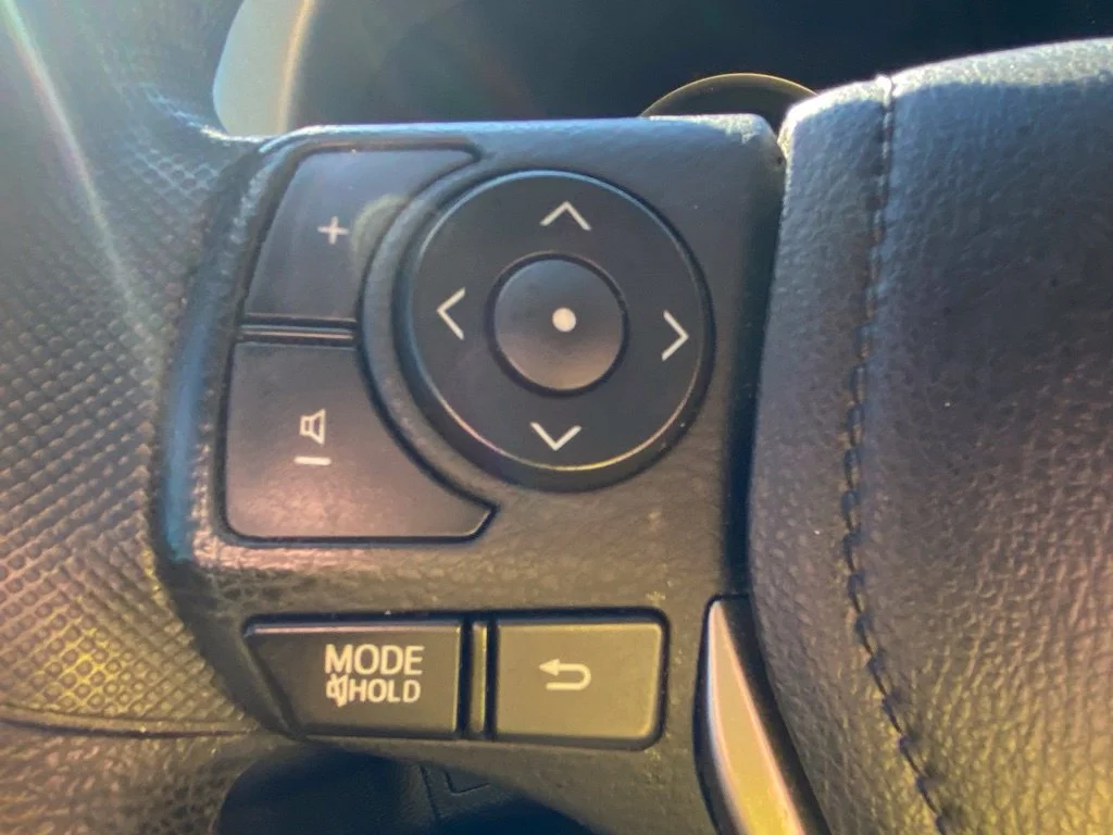 Used 2014 Gray Toyota XLE image 24