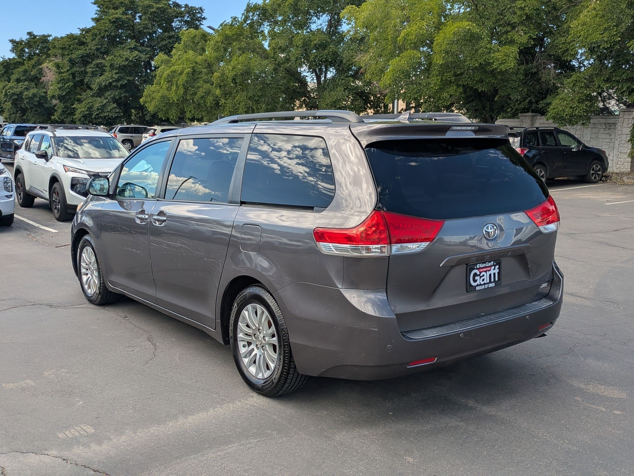 Used 2011 Predawn Gray Mica Toyota XLE AAS image 5