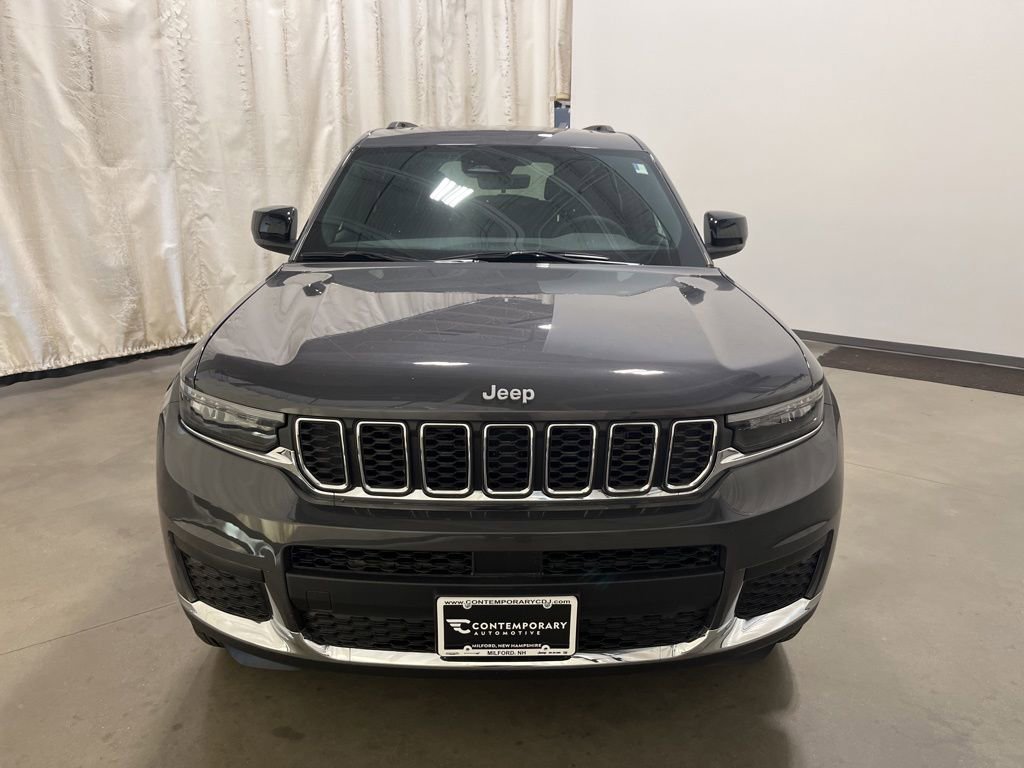 Used 2025 Baltic Gray Metallic Clearcoat Jeep Laredo X image 18