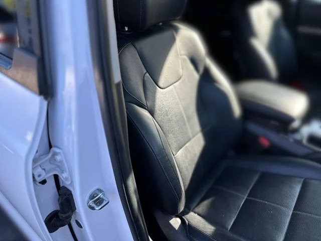 Certified Used 2022 White Kia SX image 28