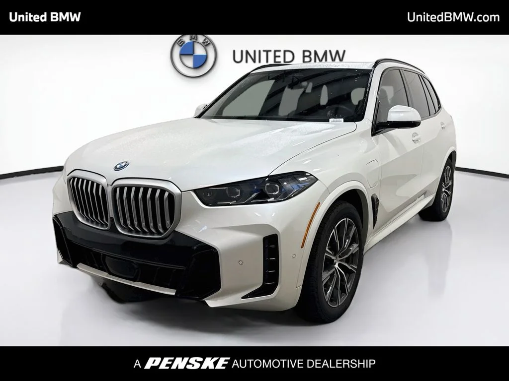 New 2026 Mineral White Metallic BMW xDrive50e image 1