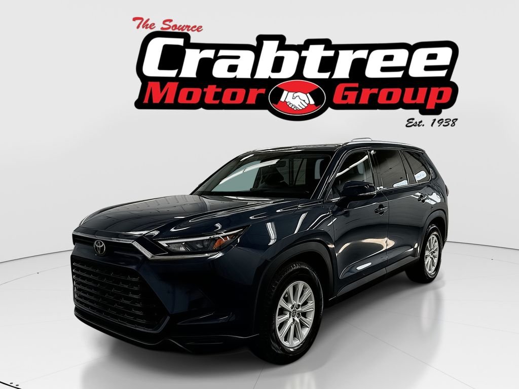 Used 2025 White Toyota XLE image 1