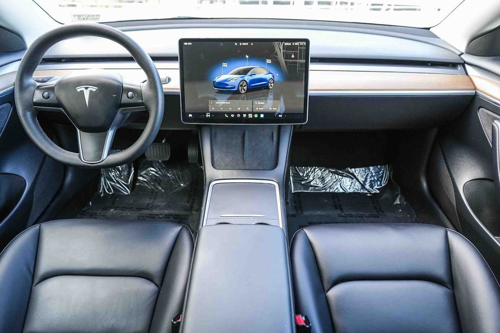 Used 2023  Tesla  image 12
