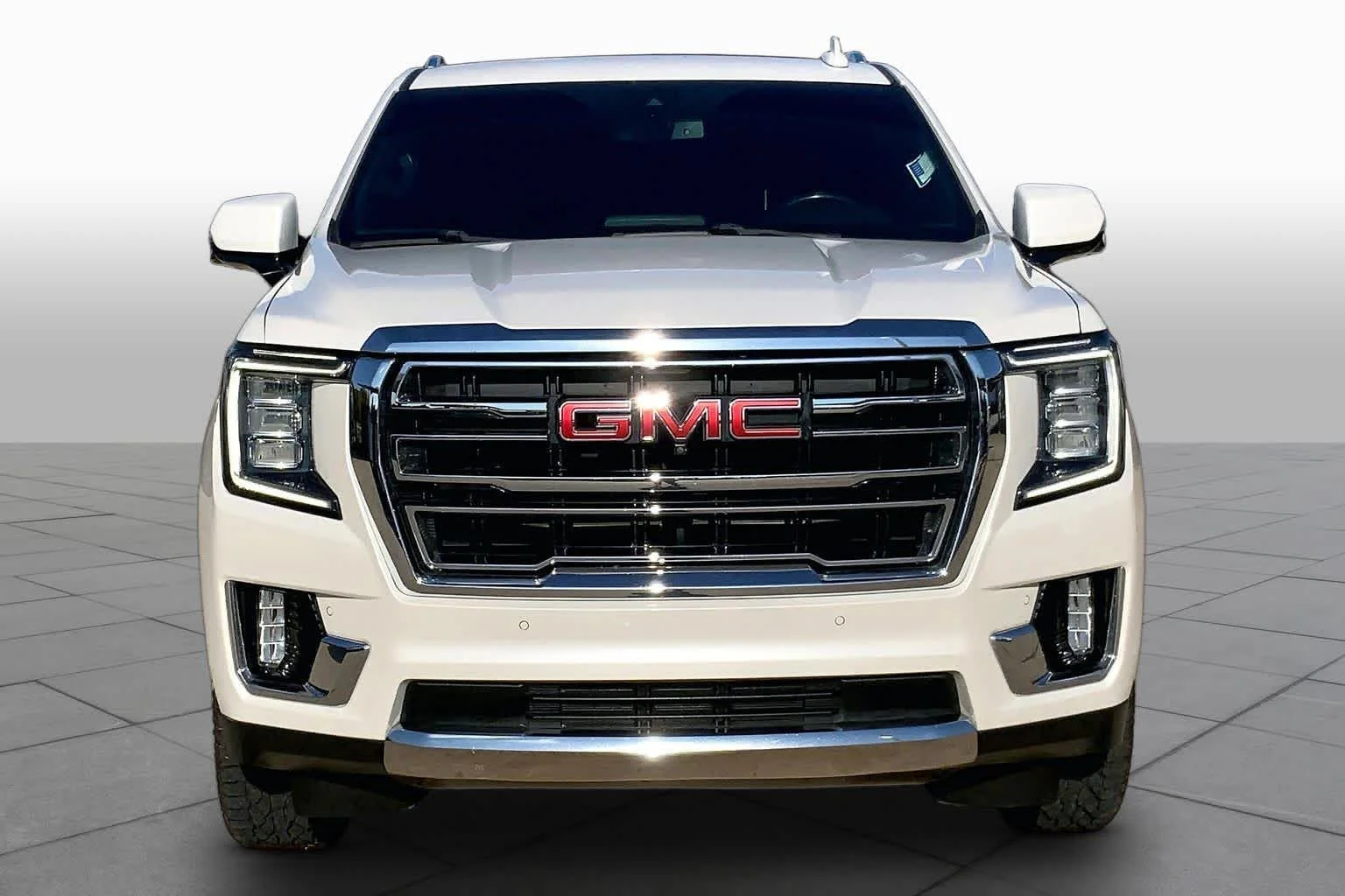 Used 2021 WHITE FROST TRICOAT GMC SLT image 3