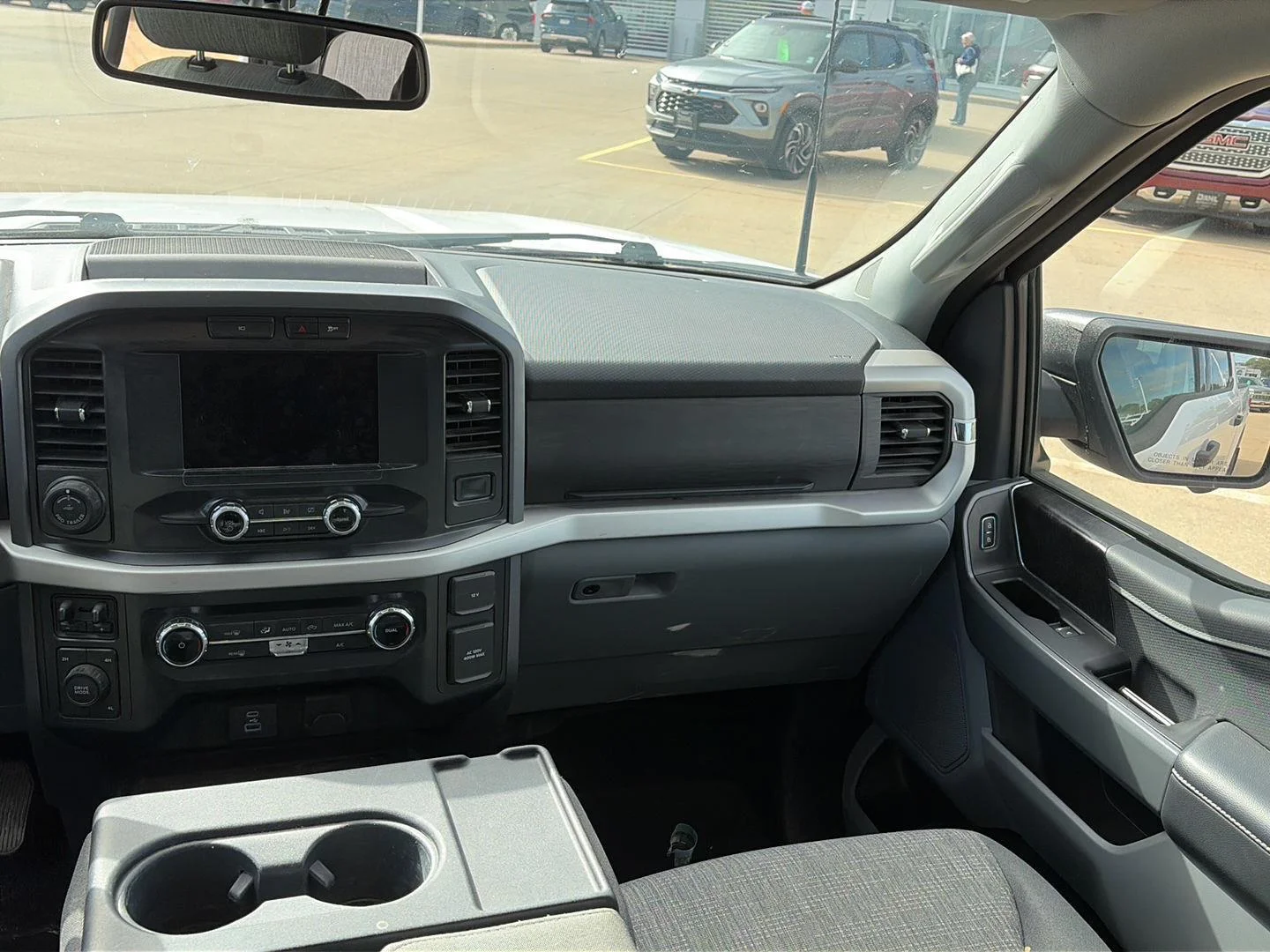 Used 2022 White Ford XL image 22
