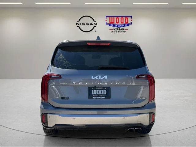 Used 2025 Everlasting Silver Kia S image 3