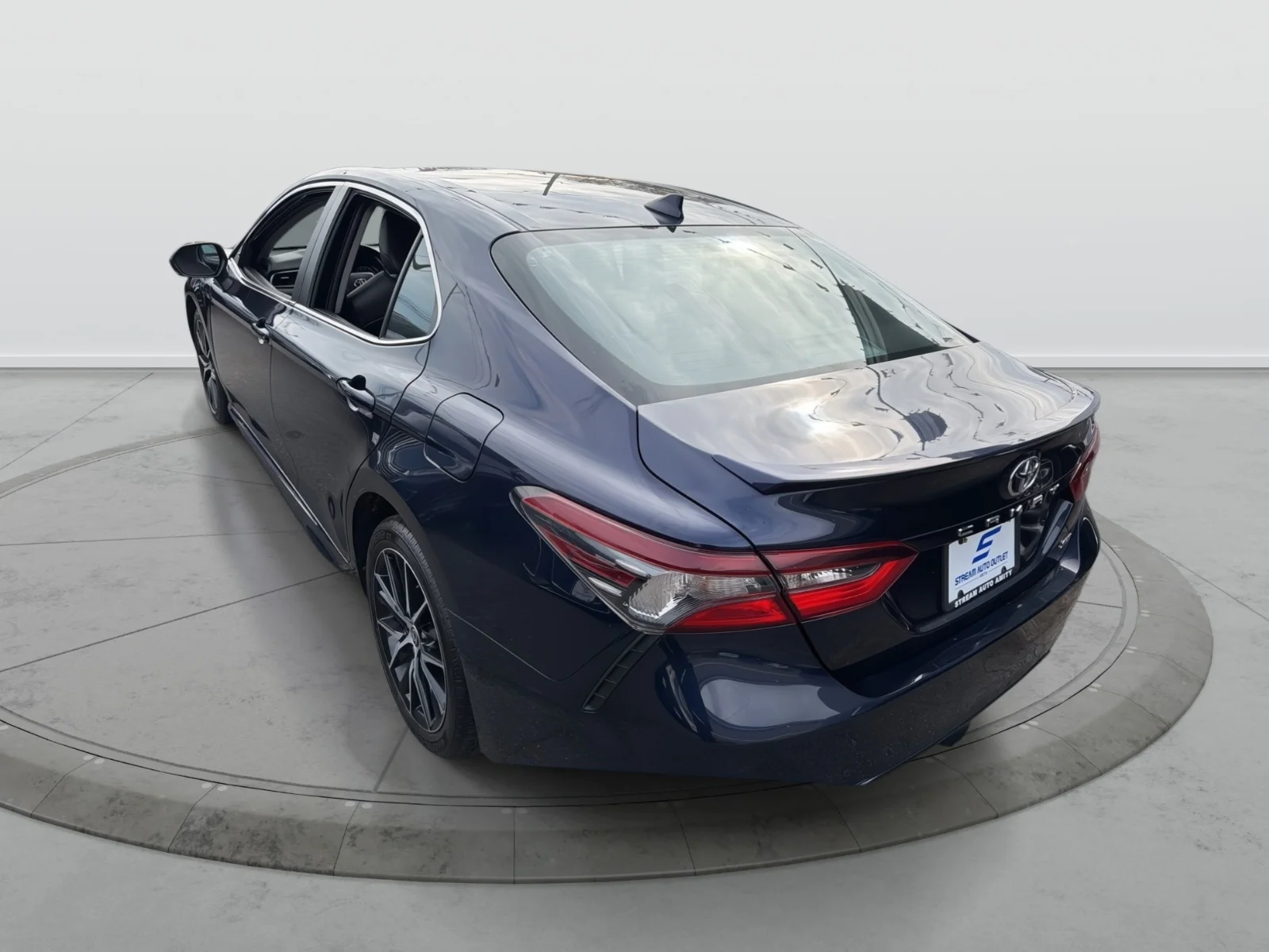 Used 2022 Blue Toyota SE image 5