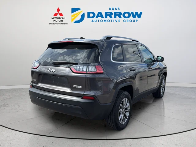 Used 2019 Gray Jeep Latitude Plus image 5
