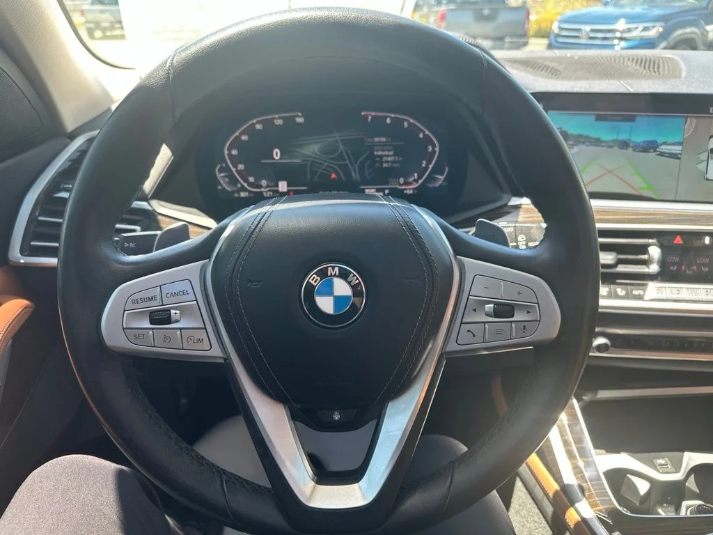 Used 2021 White BMW xDrive40i image 19