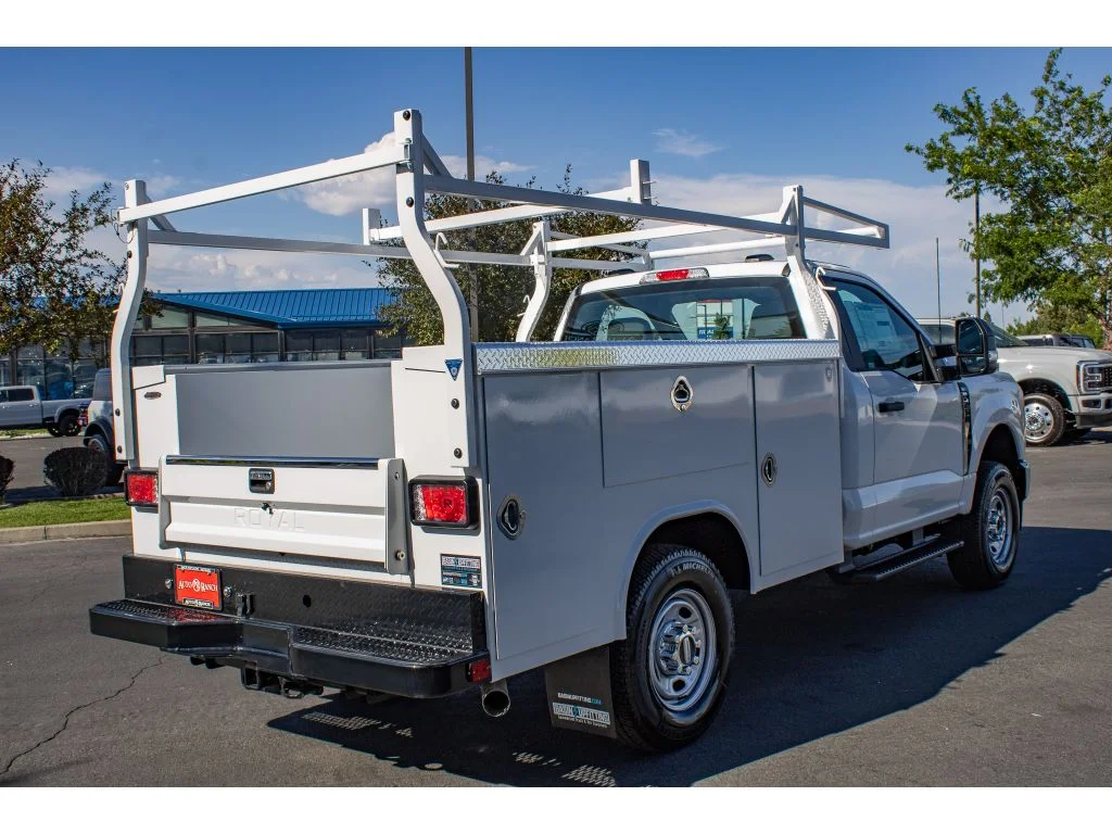 New 2026 OXFORD WHITE Ford XL image 8