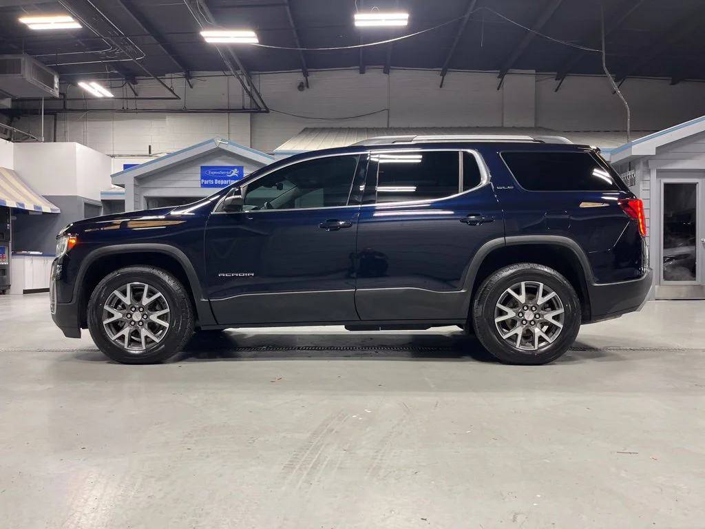 Used 2021 Midnight Blue Metallic GMC SLE image 4