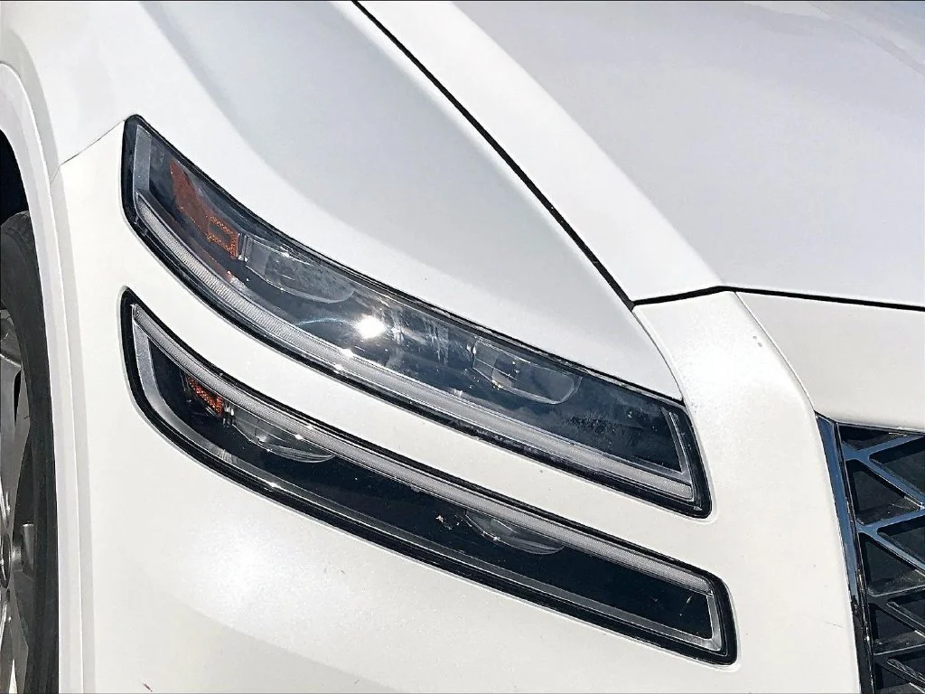 Used 2021 White Genesis 2.5T image 27