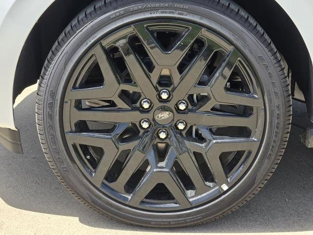 New 2026 Star White Metallic Tri-Coat Ford Platinum® image 29